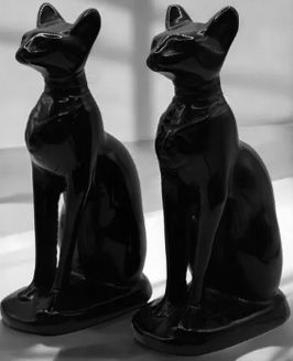Obsidian bast cat statue 4 inches
