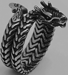 Mio Queena stainless steel dragon ring