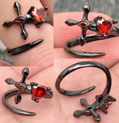 Mio Queena gothic inlay heart cz cross adjustable black ring