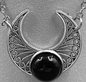 Mio Queena black agate crescent pendant