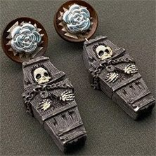 Mio Queena resin skull coffin earrings