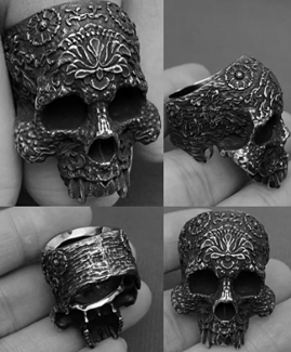 Mio Queena blackened stainless steel skull ring