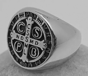 Mio Queena stainless steel cross rune ring.